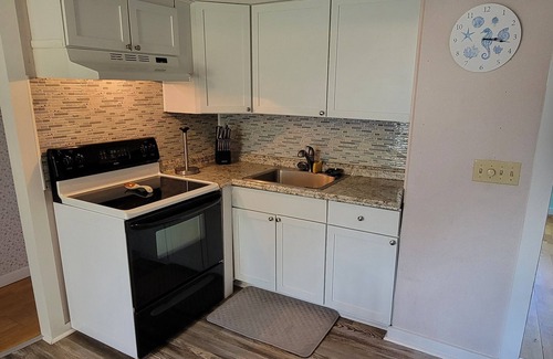 Ogunquit Maison | Pet-friendly 2-bedroom house in Ogunquit steps from Footbridge Beach