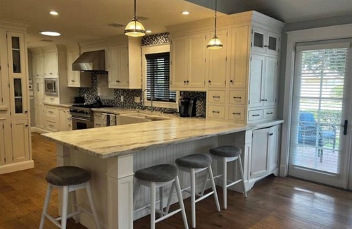 Maple-Ash Maison | Pet-Friendly 2Bed/2Bath Modern Farmhouse with Steam Shower and High-End Kitchen