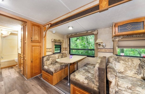 Miller Beach Hôtel | Pet-Friendly 2BR Camper with Fire Pit and Grill