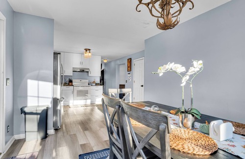 Grantville Maison | Pet Friendly 3-bedroom farmhouse in Grantville- 8 Mi from Hershey Park with pool