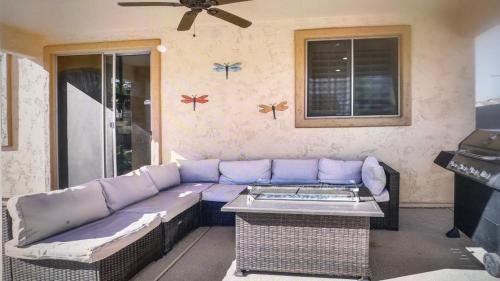 Villago Maison | Pet friendly 3br 2ba Private optional heated Pool BBQ grill Golf Clubs close to park