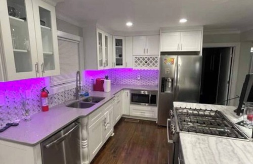 Decatur Maison | Pet friendly 4-bedroom house in Decatur