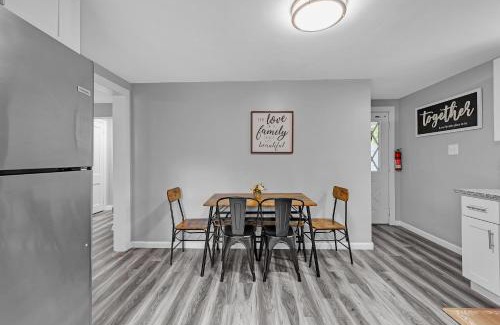 West Mifflin Maison | Pet-Friendly 4BR Near Kennywood & Pittsburgh home
