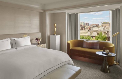 Back Bay East Hôtel | Pet-friendly Accommodation with Scenic Views! Short Walk to Frieda Garcia Park