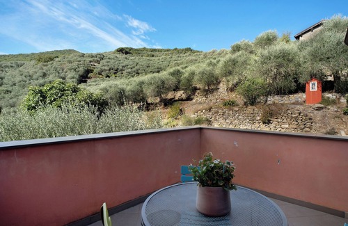 Olivastri Appartement | Appartement Immerso nel Verde avec vue sur les montagnes, terrasse et Wi-Fi. Animaux admis