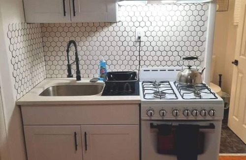 West New York Appartement | Pet Friendly Apartment minutes from NYC!