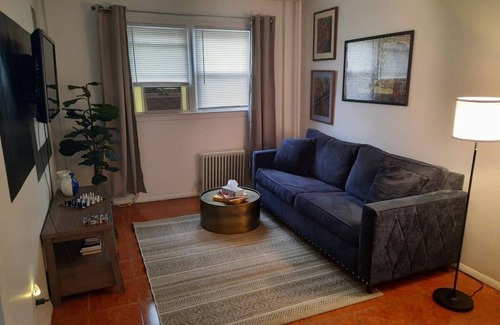 West New York Appartement | Pet Friendly Apartment minutes from NYC!