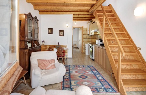 Borzonasca Appartement | Appartement avec vue sur les montagnes et piscine partagée.