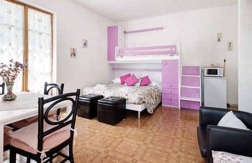 Borzonasca Appartement | Appartement adapté aux animaux domestiques avec vue sur les montagnes, piscine partagée et Wi-Fi.