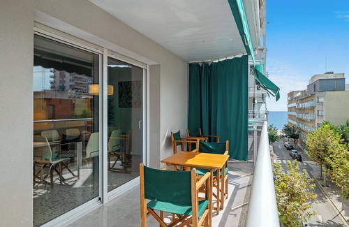 Calafell Appartement | Appartement adapté aux animaux domestiques à Calafell Beach avec piscine et terrasse partagées.