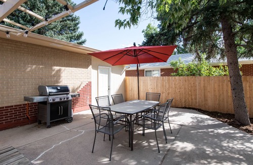 Arvada Plaza Area Appartement | Pet friendly apartment in thriving Arvada