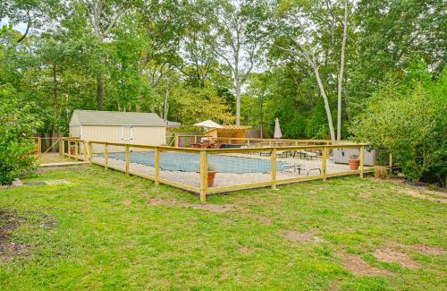 Aquebogue Appartement | Pet-Friendly Apt with Hot Tub Near the Hamptons!