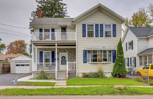 Auburn Appartement | Pet-friendly Auburn Apartment w/ Balcony!