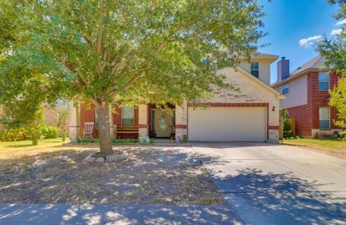 Hutto Maison | Pet-Friendly Austin Area Home with Outdoor Oasis