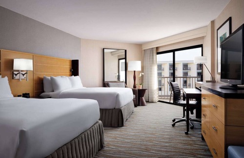 South Redondo Hôtel | Pet-Friendly Beach Bliss! Just Steps to the Beach, Relaxing Outdoor Pool