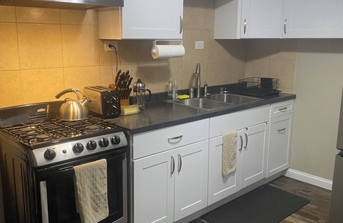 Angola on the Lake Maison | Pet-Friendly Beach Cottage.