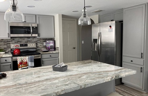 Fountain of the Sun Maison | PET Friendly-Beautiful "home away from home" in 55+ FOS