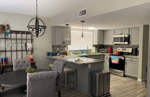 Fountain of the Sun Maison | PET Friendly-Beautiful "home away from home" in 55+ FOS