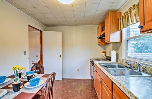 Stony Creek Appartement | Branford Home qui accepte les animaux de compagnie - 10 minutes à pied de la plage!