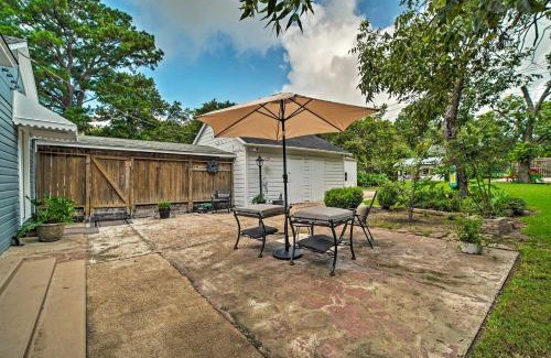 Brenham Maison | Pet-Friendly Brenham Cottage with Yard!