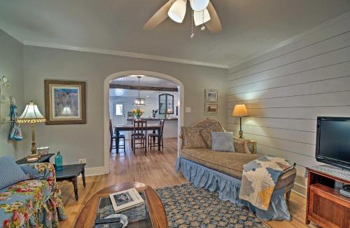Brenham Maison | Pet-Friendly Brenham Cottage with Yard!