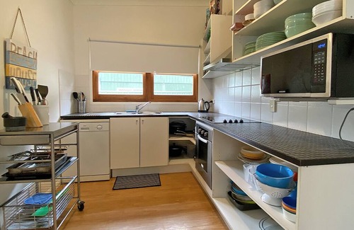 Amity Point Maison | Pet Friendly Bungalow in quiet Street