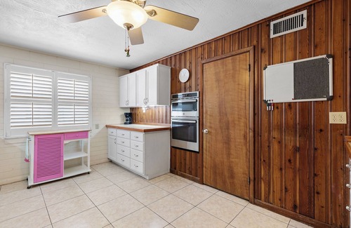 New Smyrna Beach Maison | 🏖️Pet Friendly Cottage Near Beach-Great Backyard-Island Paradise🏖️