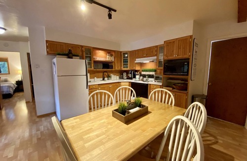 Kohls Ranch Cabine | Pet-friendly cabin by the creek backing forest service