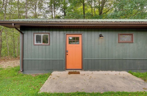 Hillsgrove Cabine | Pet-Friendly Cabin w/ Grill in Hillsgrove