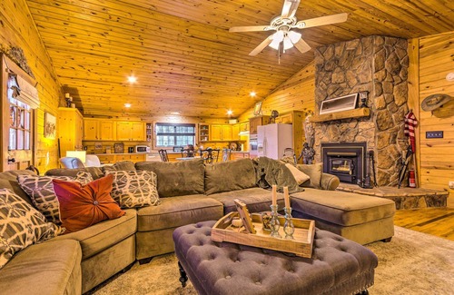 Cabot Cottage | Pet-friendly Cabot Cabin w/ Fenced Yard!