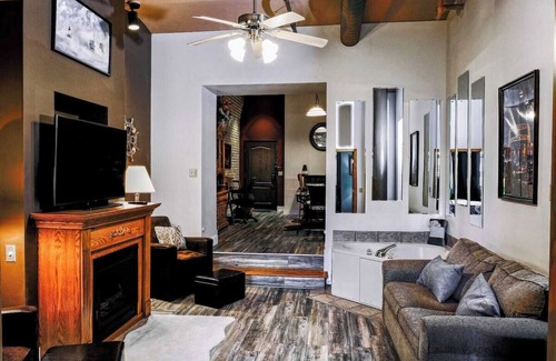 Canal Park Copropriété | Pet-Friendly Canal Park Condo|Near Lakewalk| Pool| Sauna| Gym