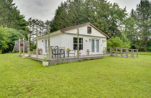 Black Creek Appartement | Pet-Friendly Caneadea Retreat with Deck!