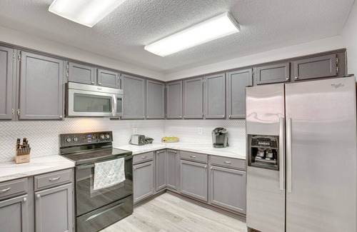 North Central Carrollton Maison | Pet-Friendly Carrollton Home w/Fenced Backyard!