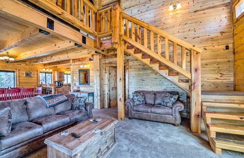 Cloudcroft Maison | Pet-Friendly Cloudcroft Cabin Walk to Shop, Food