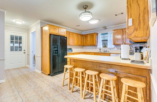 Conway Maison | Pet-Friendly Conway Home: 1 Mi to Hendrix College!