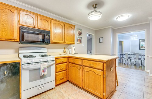 Conway Maison | Pet-Friendly Conway Home: 1 Mi to Hendrix College!