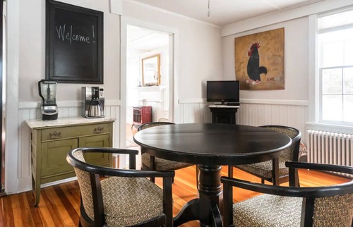Hollowville Maison | Ferme confortable acceptant les animaux de compagnie près de Hudson, NY