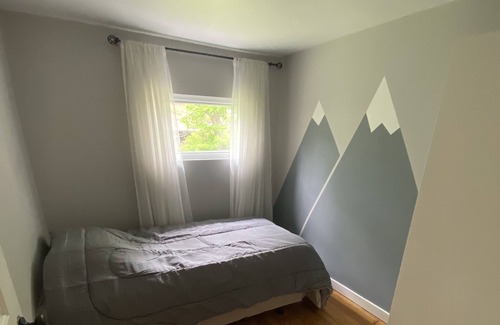 Ligonier Cabine | Pet Friendly Creekside Cabin at Darlington