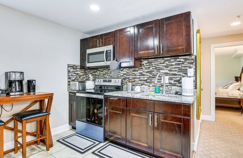 Colesville Copropriété | Pet-Friendly DC Area Condo w/ Yard!