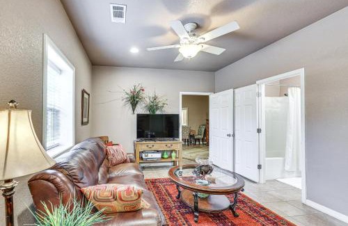 Russellville Maison | Pet-Friendly Dover Cottage with Deck and Mtn Views!