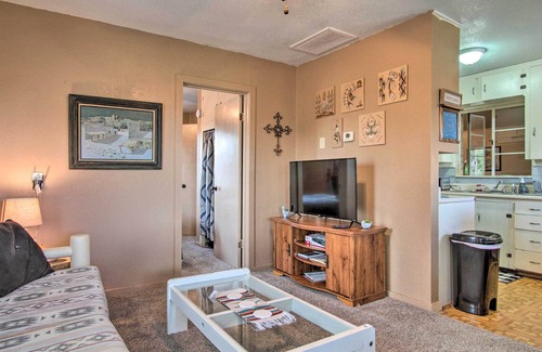 Elfrida Maison | NEW! Pet-Friendly Elfrida Home w/ Porch & Fire Pit