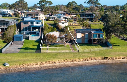 Orient Point Maison | Picturesque 4-Bedroom Pet-Friendly Escape with Direct Access to Crookhaven River