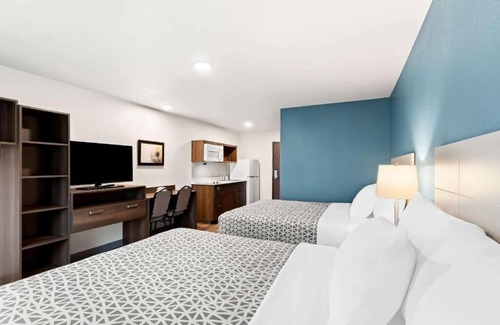Dupont Hôtel | Pet-Friendly Extended Stay Near Downtown Denver, Wildlife Refuge, and Stadiums