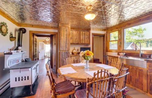 Pellston Maison | Pet-Friendly Farmhouse Near Lakes in Pellston