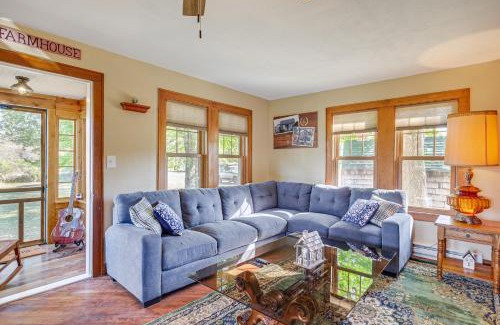 Pellston Maison | Pet-Friendly Farmhouse Near Lakes in Pellston