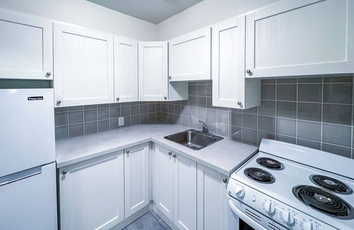 West End Appartement | Pet Friendly Furnished 1 Bedroom @1925 Nelson