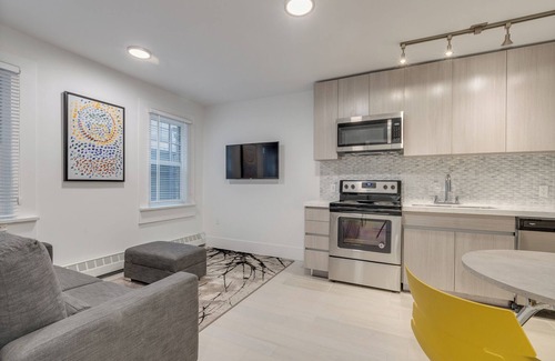 Downtown Vancouver Appartement | Pet Friendly Furnished Studio@1425 Haro