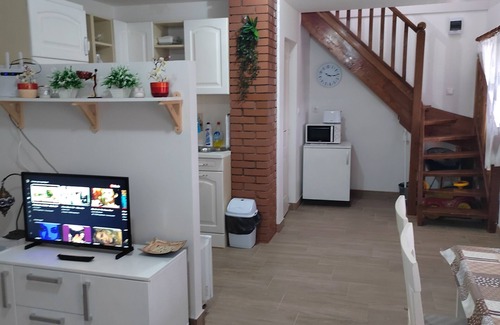 Enying Maison | Pet friendly garden house 9 kilometres from lake Balaton