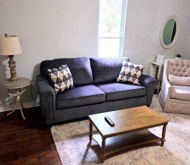 Acworth Maison | Pet Friendly Group Getaway with Grill and Deck