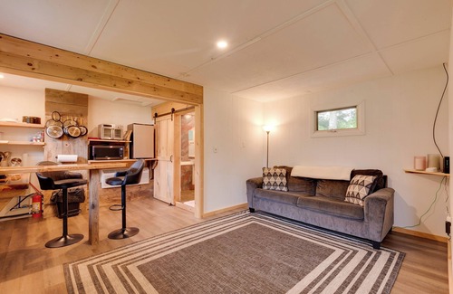 Hillsgrove Cabine | Pet-Friendly Hillsgrove Cabin w/ Community Perks!
